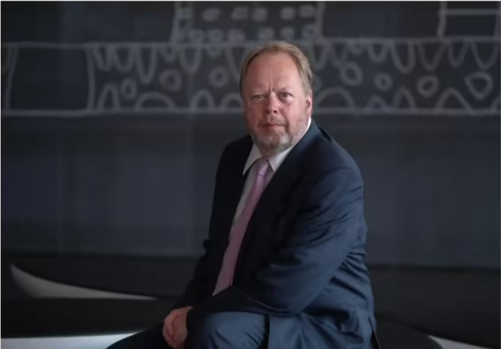Andy Palmer: Carmakers Choosing Hybrids Over Electric Will Be Left Behind by Chinese Companies